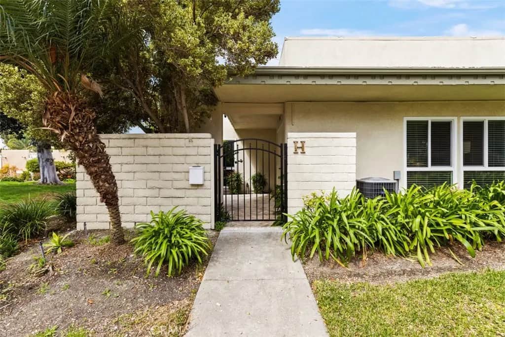 2049 Via Mariposa E H, Laguna Woods, CA — listing photo 1