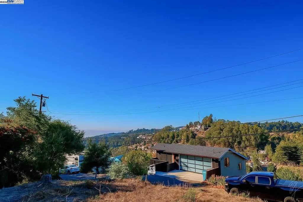 Villanova Dr, Oakland, CA — listing photo 1