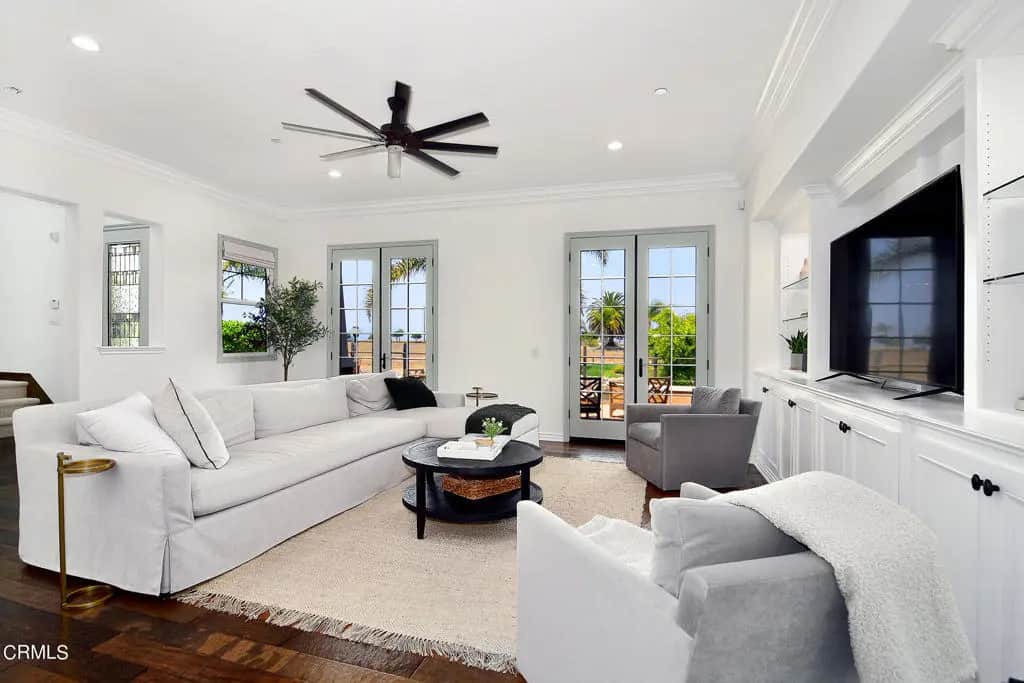 4011 Adriatic Street, Oxnard, CA — listing photo 1