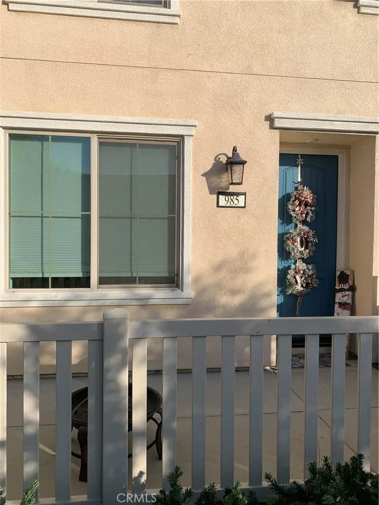 985 W Clover Avenue, Rialto, CA — listing photo 1