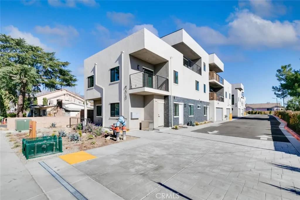 278 N 11th Avenue, Upland, CA — listing photo 1