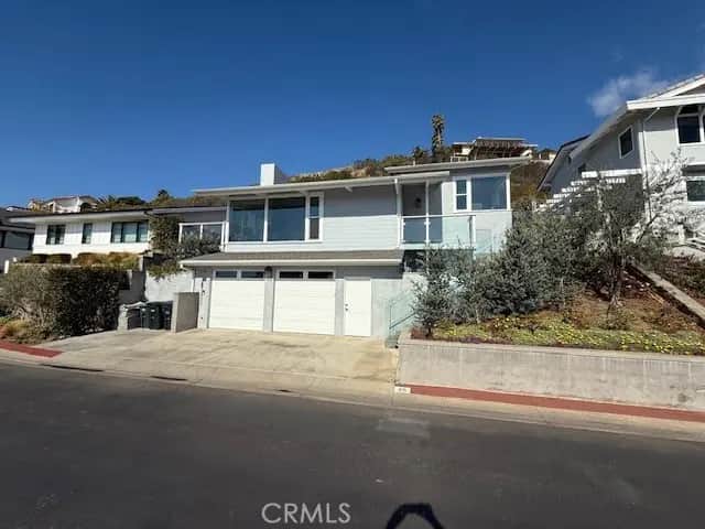 25 N Vista De La Luna, Laguna Beach, CA — listing photo 1