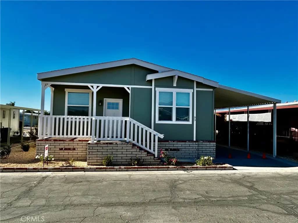 2205 W Acacia Ave 93, Hemet, CA — listing photo 1