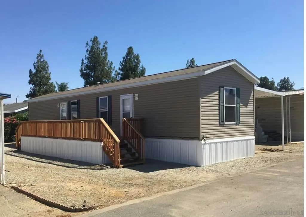 725 W Thornton Ave 61, Hemet, CA — listing photo 1