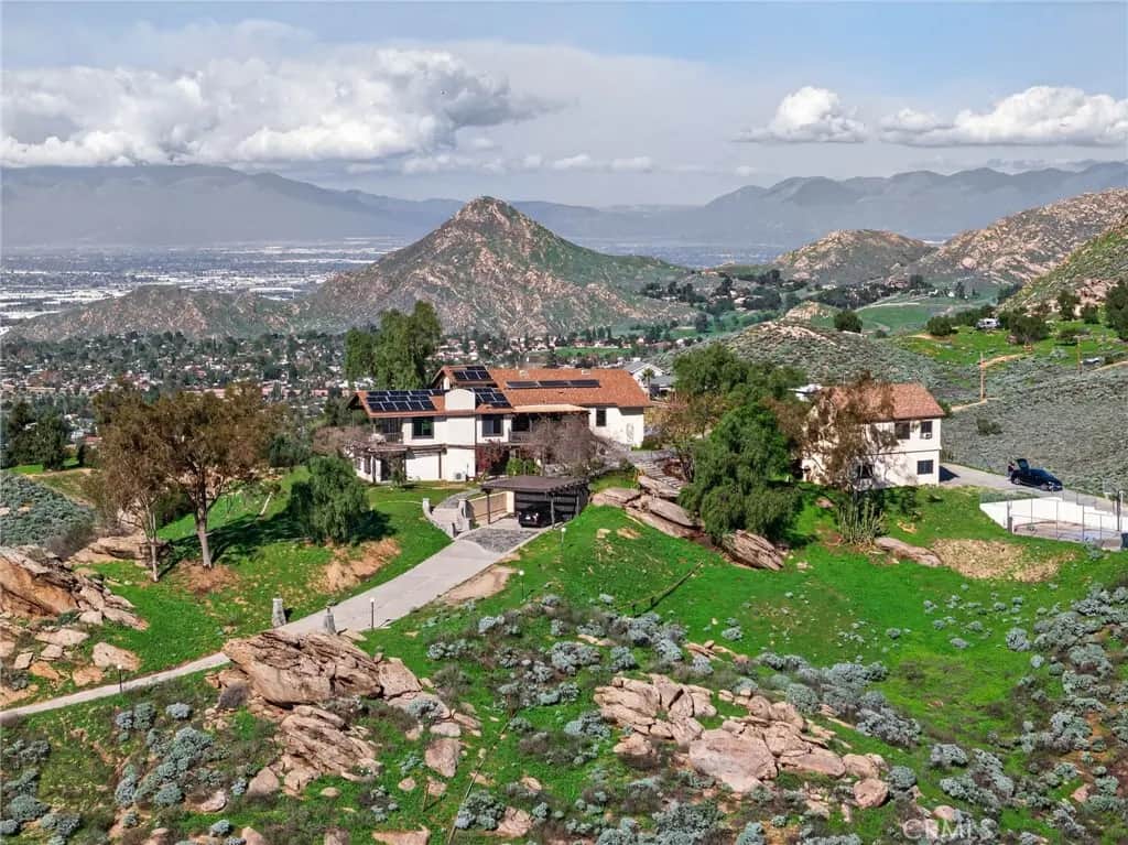 20682 Hill Top Drive, Riverside, CA — listing photo 1