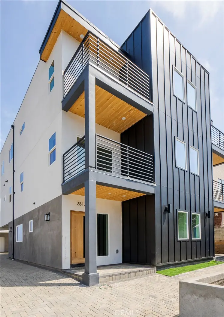 2813 E 6th Street, Los Angeles, CA — listing photo 1