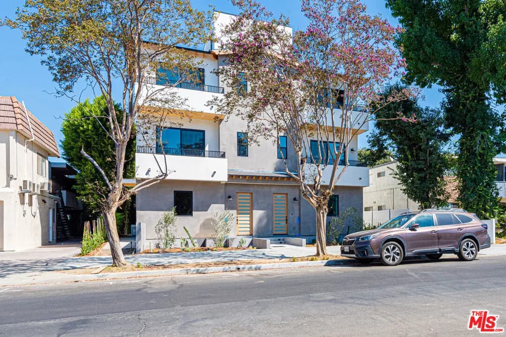 10845 N Morrison Street 2, North Hollywood, CA — listing photo 1