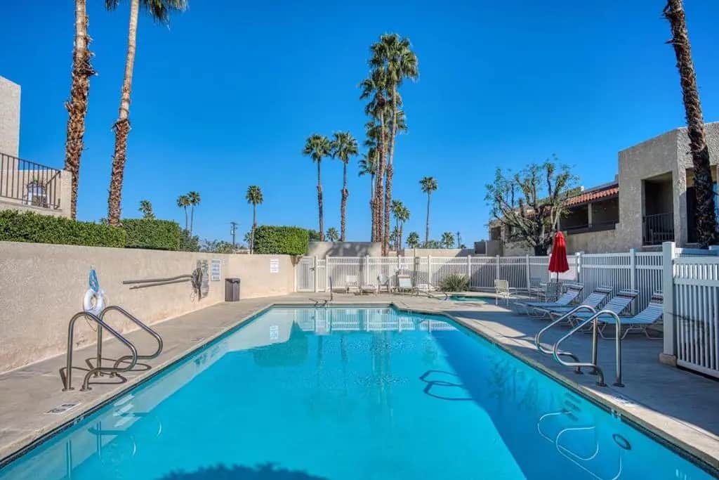 200 E Racquet Club Road 68, Palm Springs, CA — listing photo 1