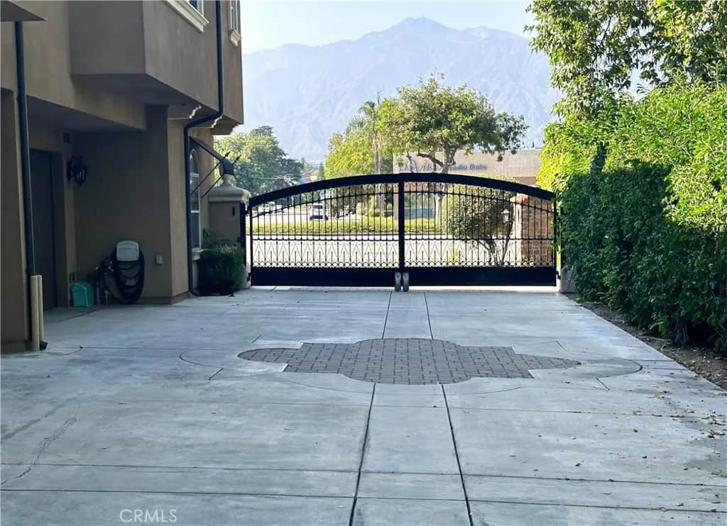 726 W Huntington Drive B, Arcadia, CA — listing photo 1
