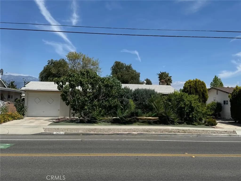 840 S Gilbert St, Hemet, CA — listing photo 1