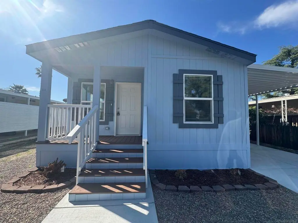 725 W Thornton Ave 11, Hemet, CA — listing photo 1