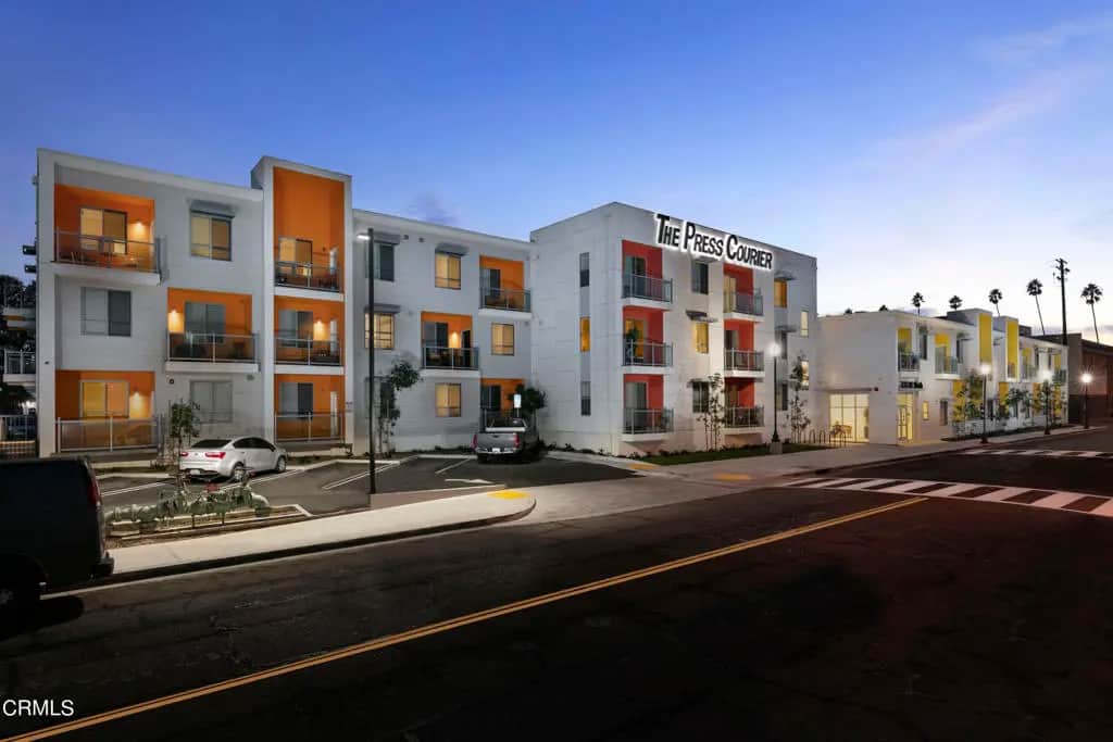 300 W 9th Street, Oxnard, CA — listing photo 1