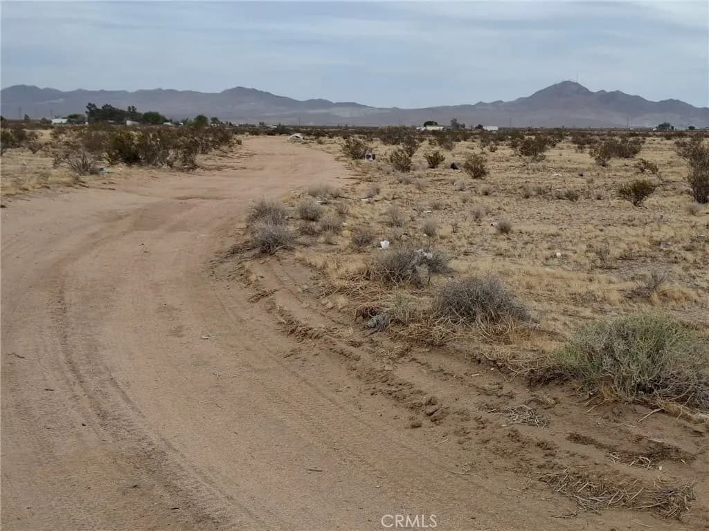 0 APN 0460-143-28-0000, Adelanto, CA — listing photo 1