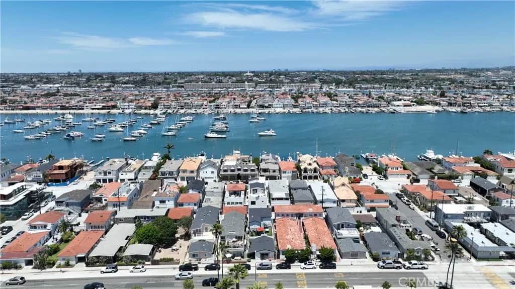 1320 W Balboa Boulevard, Newport Beach, CA — listing photo 1
