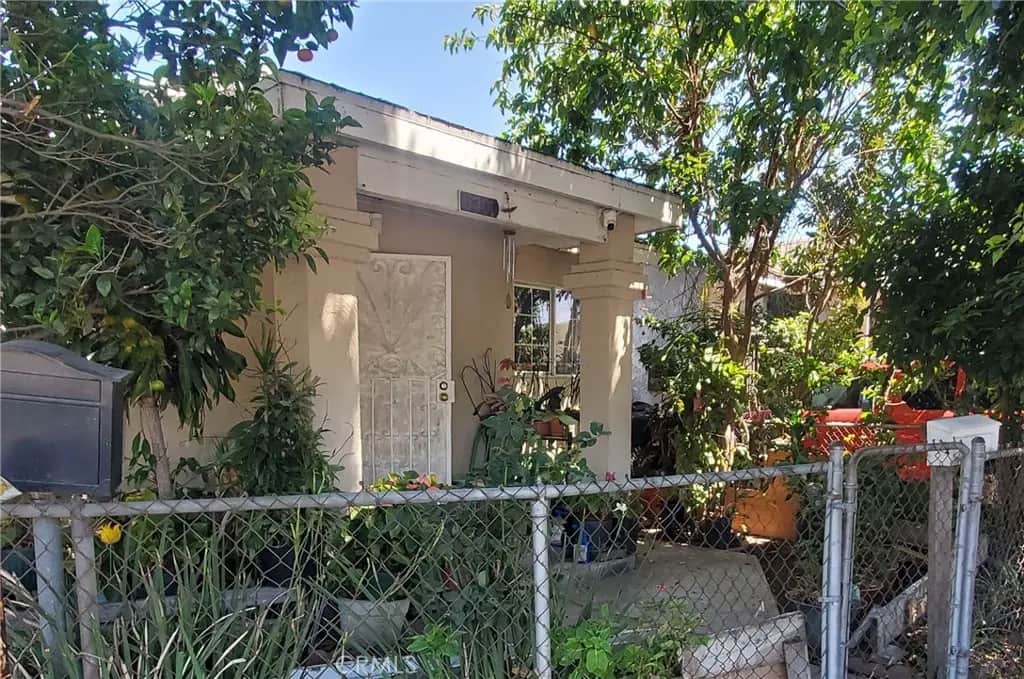 6300 Holmes Avenue, Los Angeles, CA — listing photo 1