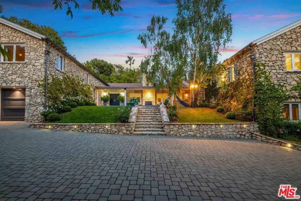 422 Parkwood Drive, Los Angeles, CA — listing photo 1