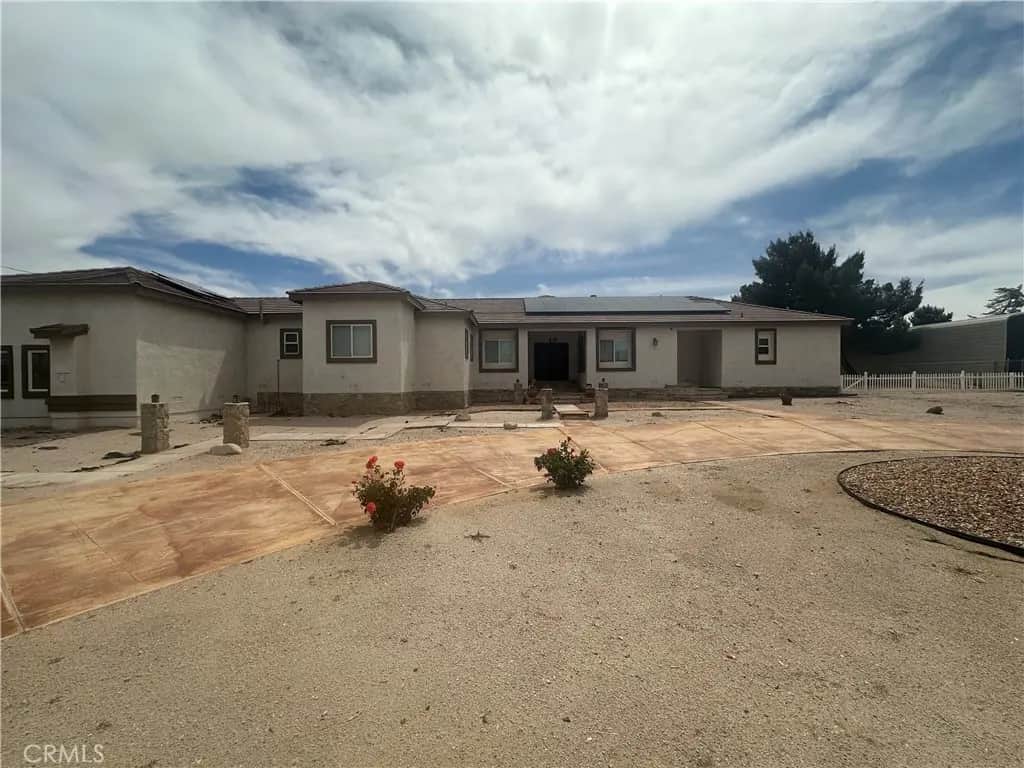 42500 20th Street West, Lancaster, CA — listing photo 1
