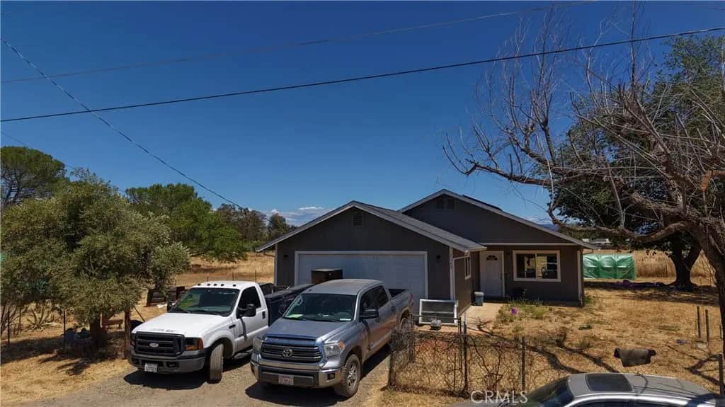 2048 10th Street, Oroville, CA — listing photo 1