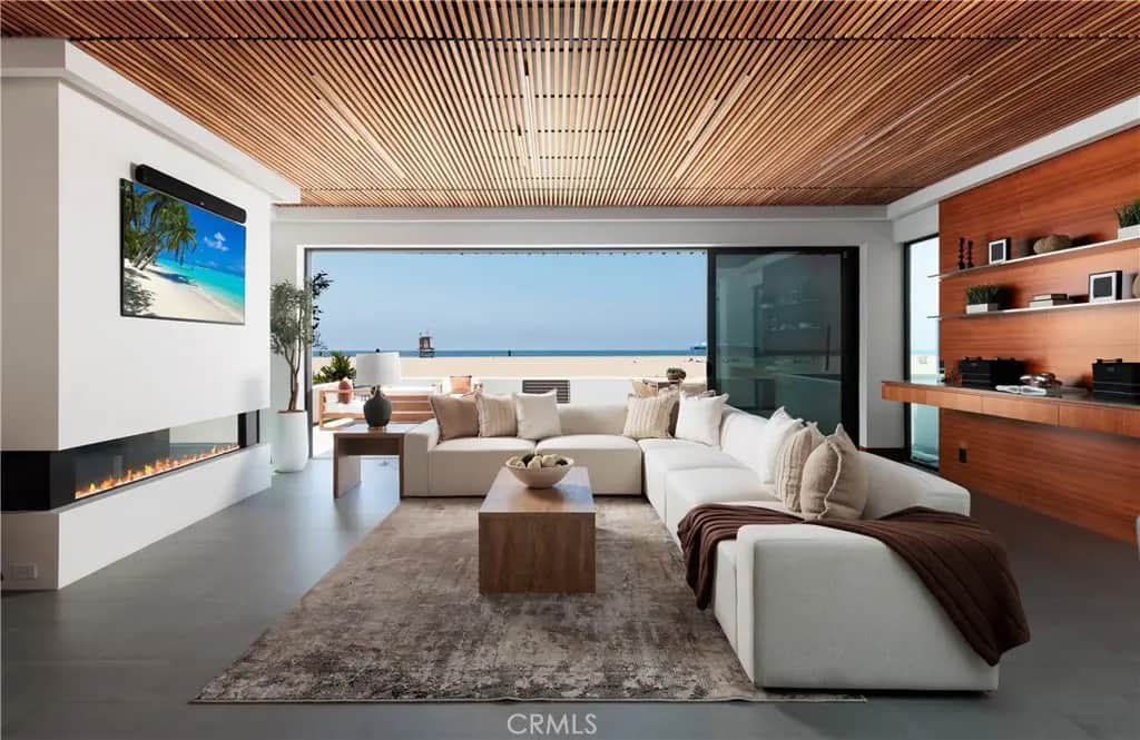7104 W Oceanfront, Newport Beach, CA — listing photo 1