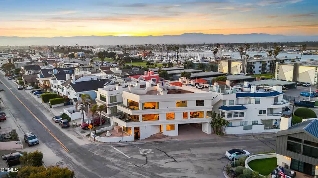 3300 Ocean Drive, Oxnard, CA — listing photo 1