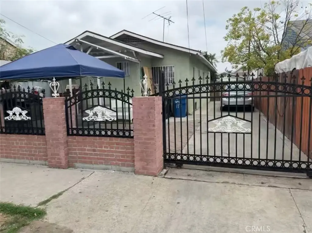 917 E 42nd Street, Los Angeles, CA — listing photo 1