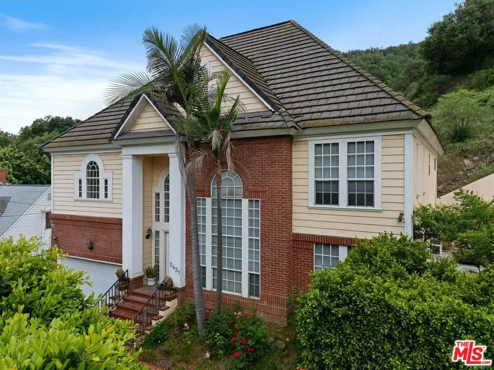 2431 Benedict Canyon Drive, Beverly Hills, CA — listing photo 1