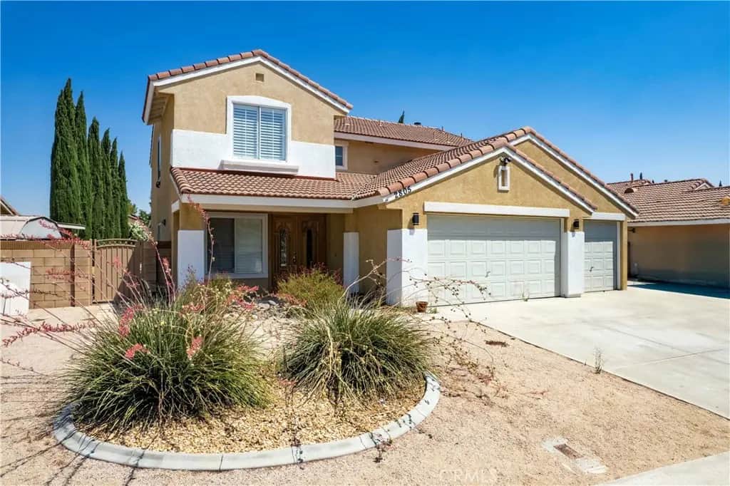 2805 W Norberry Street, Lancaster, CA — listing photo 1