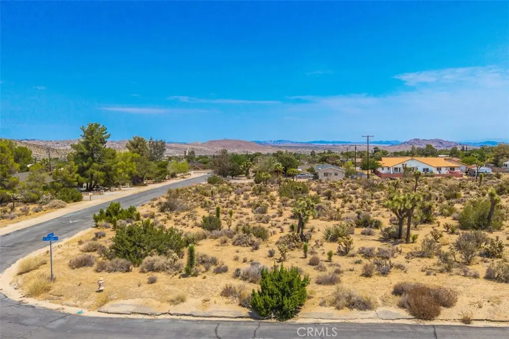 1234 Ivanhoe Drive, Yucca Valley, CA — listing photo 1