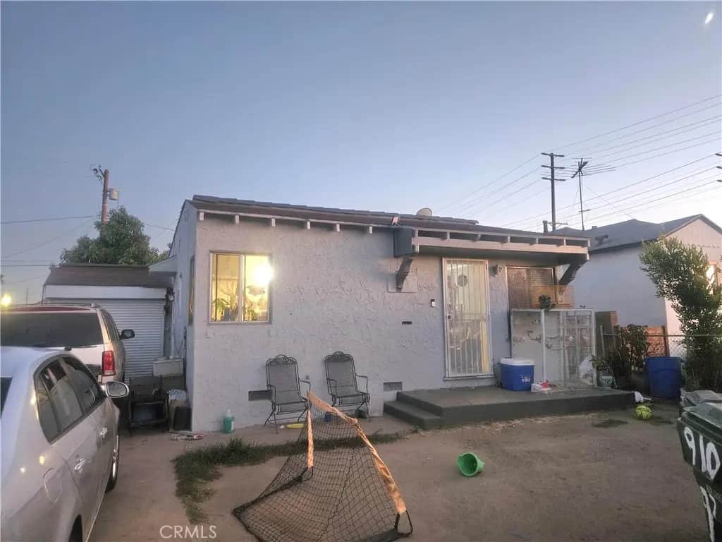 910 E 93rd Street, Los Angeles, CA — listing photo 1