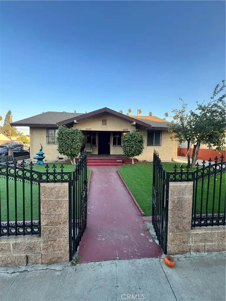 1030 W 88th Street 1/4, Los Angeles, CA — listing photo 1