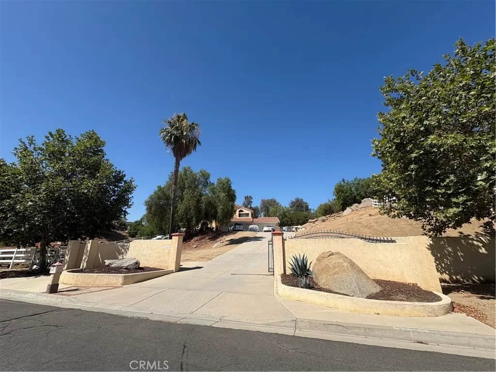 17905 Luna Court, Riverside, CA — listing photo 1