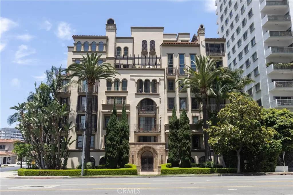 10795 Wilshire Boulevard 402, Los Angeles, CA — listing photo 1