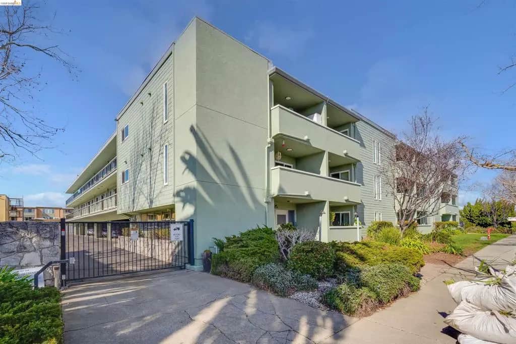 325 Kitty Hawk RD UNIT 207, Alameda, CA — listing photo 1