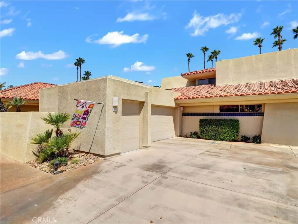 208 Kavenish Drive S, Rancho Mirage, CA — listing photo 1