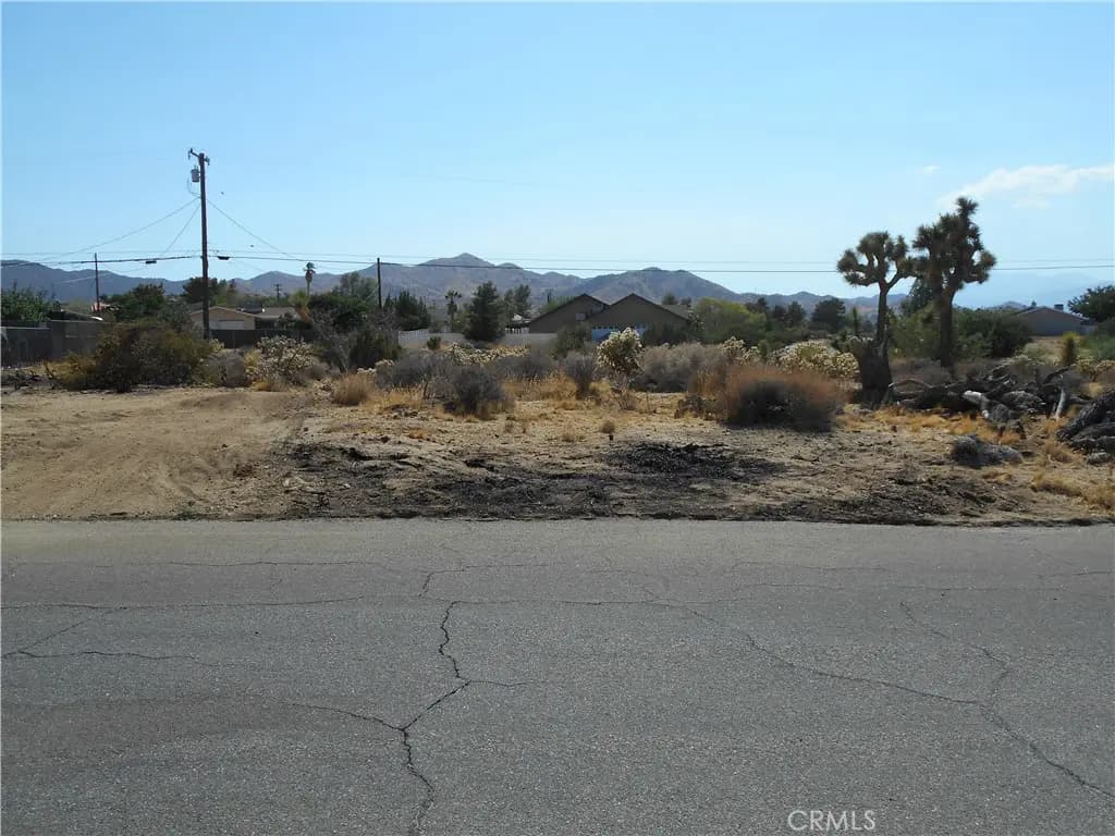 987 Juarez Drive, Yucca Valley, CA — listing photo 1