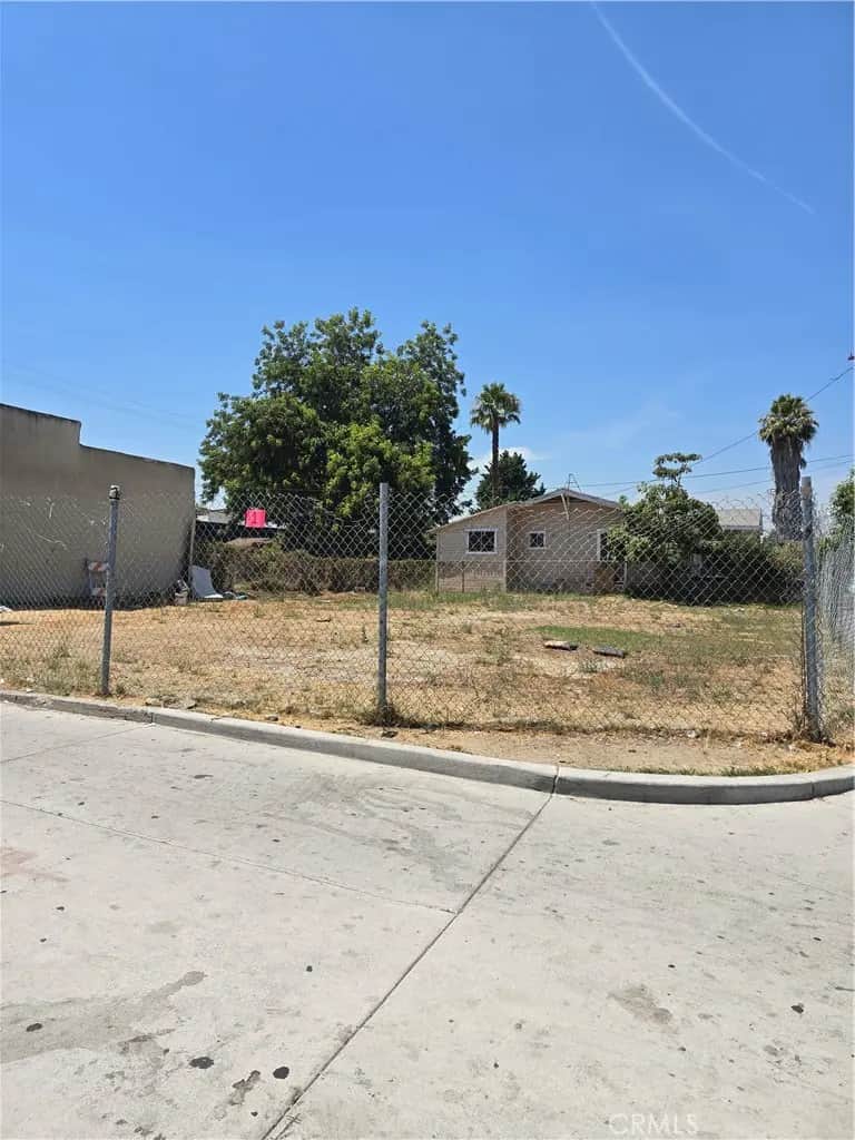 6203 Compton Avenue, Los Angeles, CA — listing photo 1