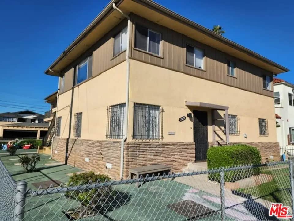 3305 W 21st Street 6, Los Angeles, CA — listing photo 1