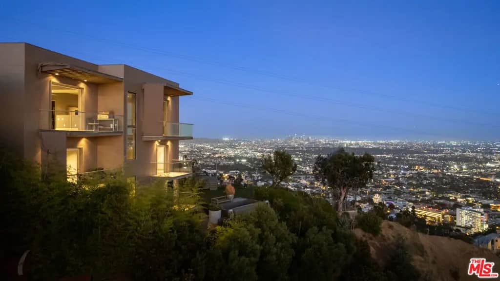 1600 Viewmont Drive, Los Angeles, CA — listing photo 1