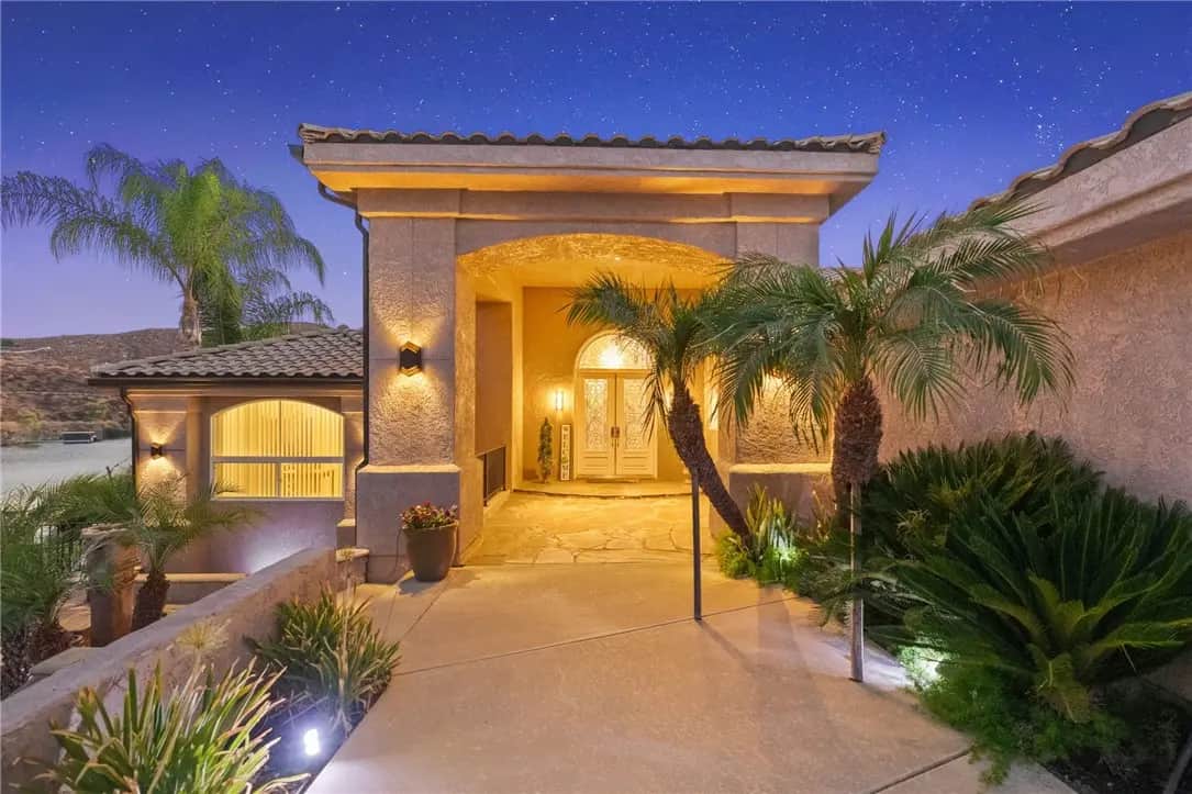 22001 Loch Lomond Drive, Canyon Lake, CA — listing photo 1
