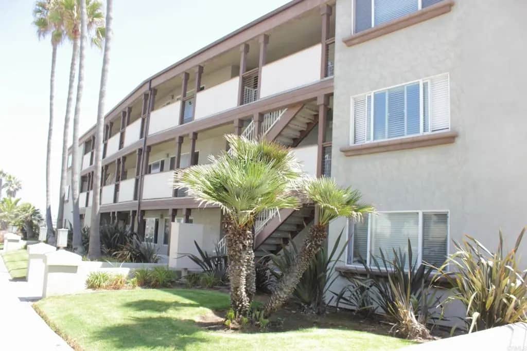 1365 Seacoast Dr E, Imperial Beach, CA — listing photo 1