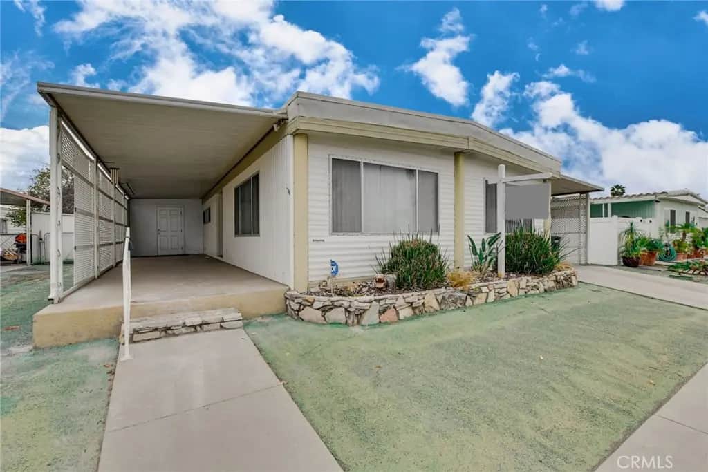 1735 San Leandro Drive, Hemet, CA — listing photo 1