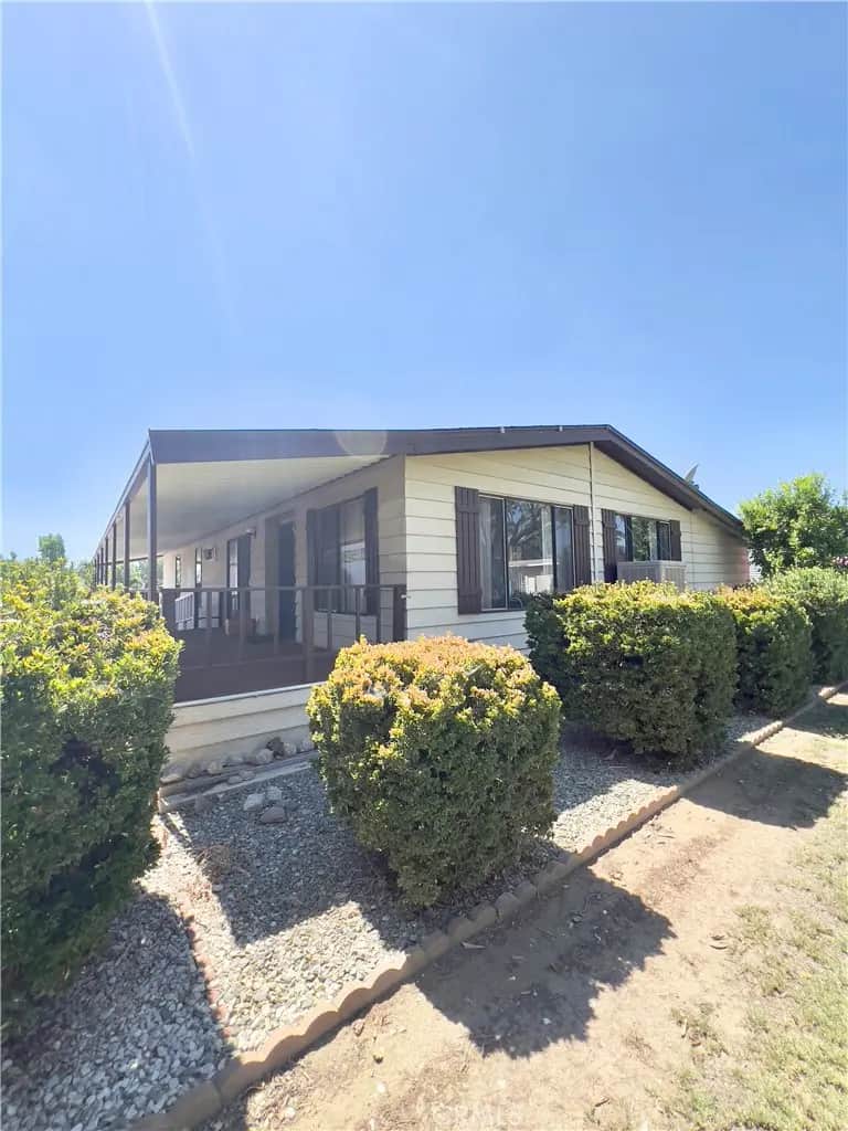 5001 Florida 623, Hemet, CA — listing photo 1