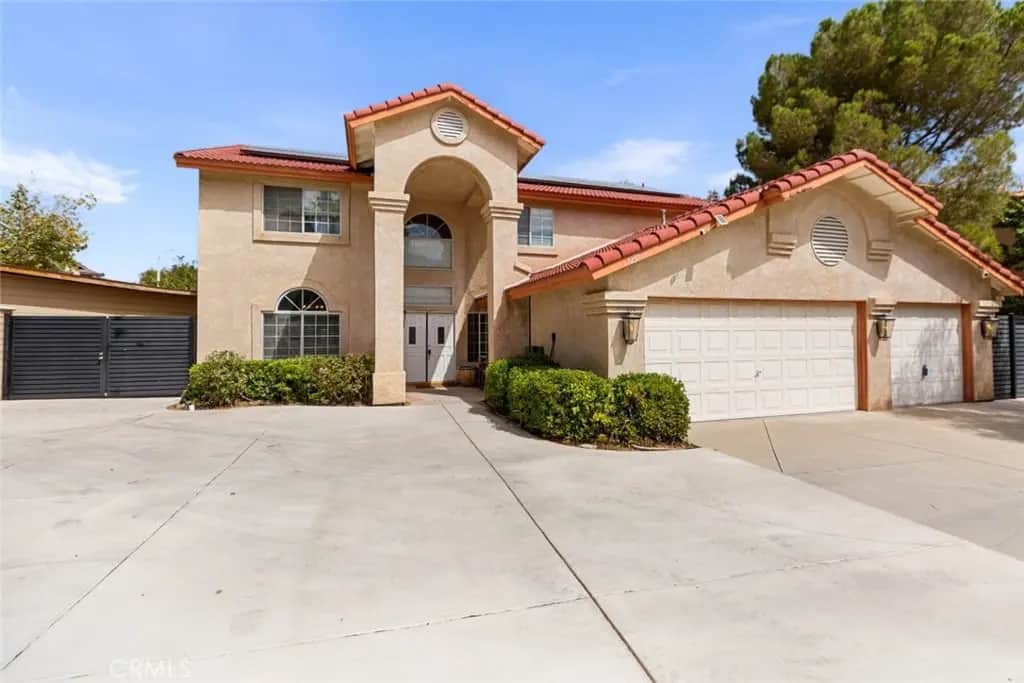 7237 Ojai Drive, Palmdale, CA — listing photo 1
