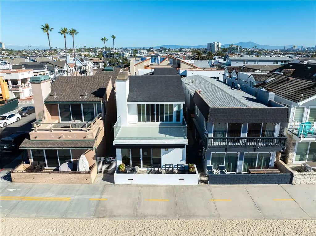 3012 W Oceanfront, Newport Beach, CA — listing photo 1