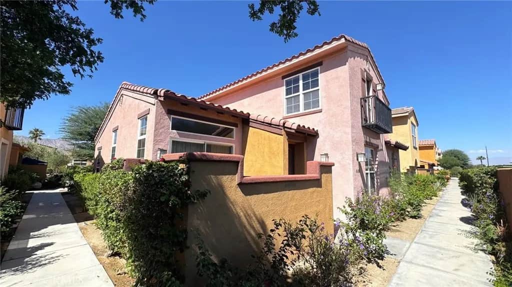 52202 Rosewood, La Quinta, CA — listing photo 1