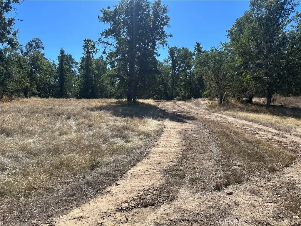 1000 Eva Way, Lakeport, CA — listing photo 1
