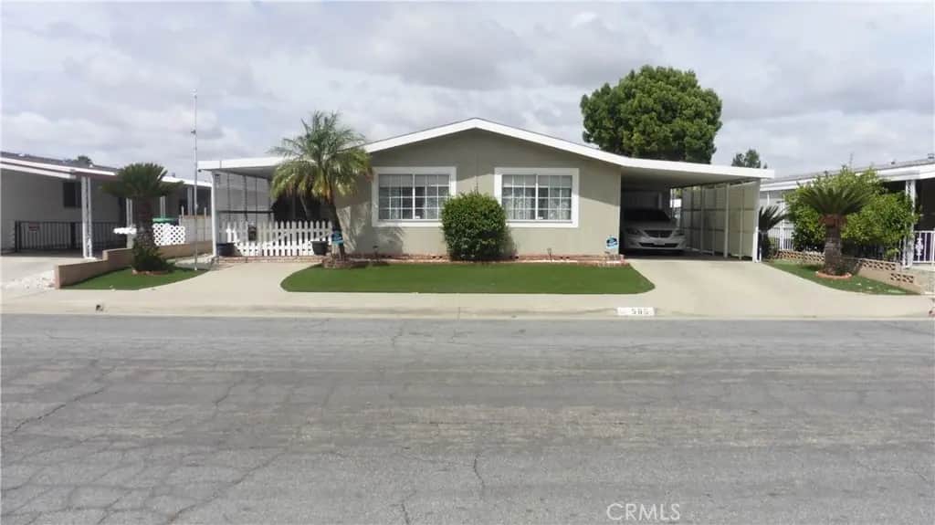 585 De Soto, Hemet, CA — listing photo 1