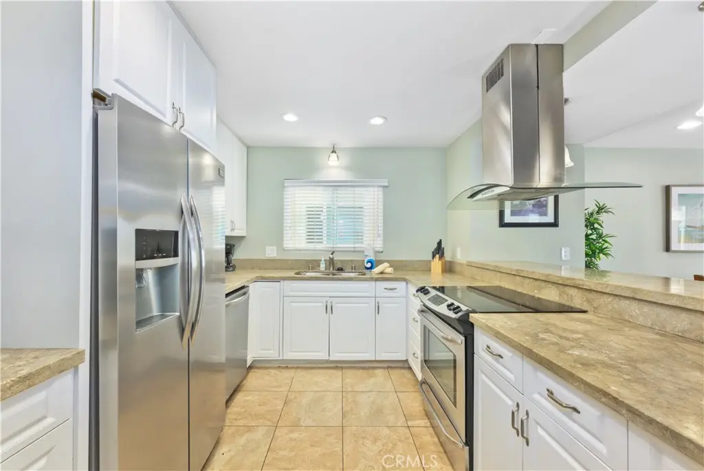 119 46th St "Lower", Newport Beach, CA — listing photo 1