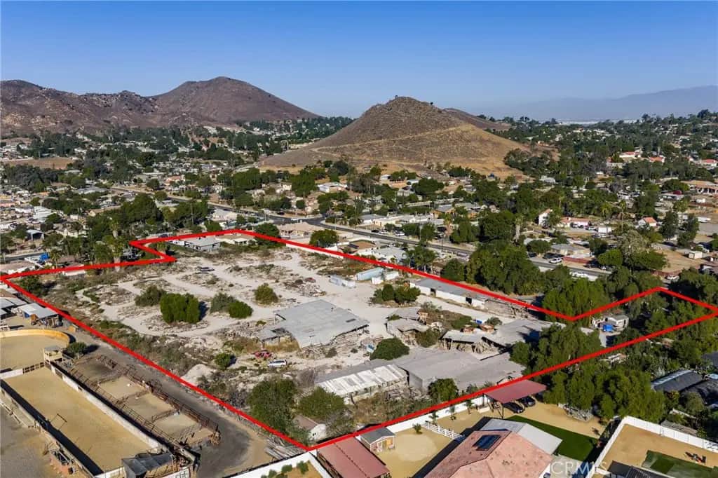 10702 Cypress, Riverside, CA — listing photo 1