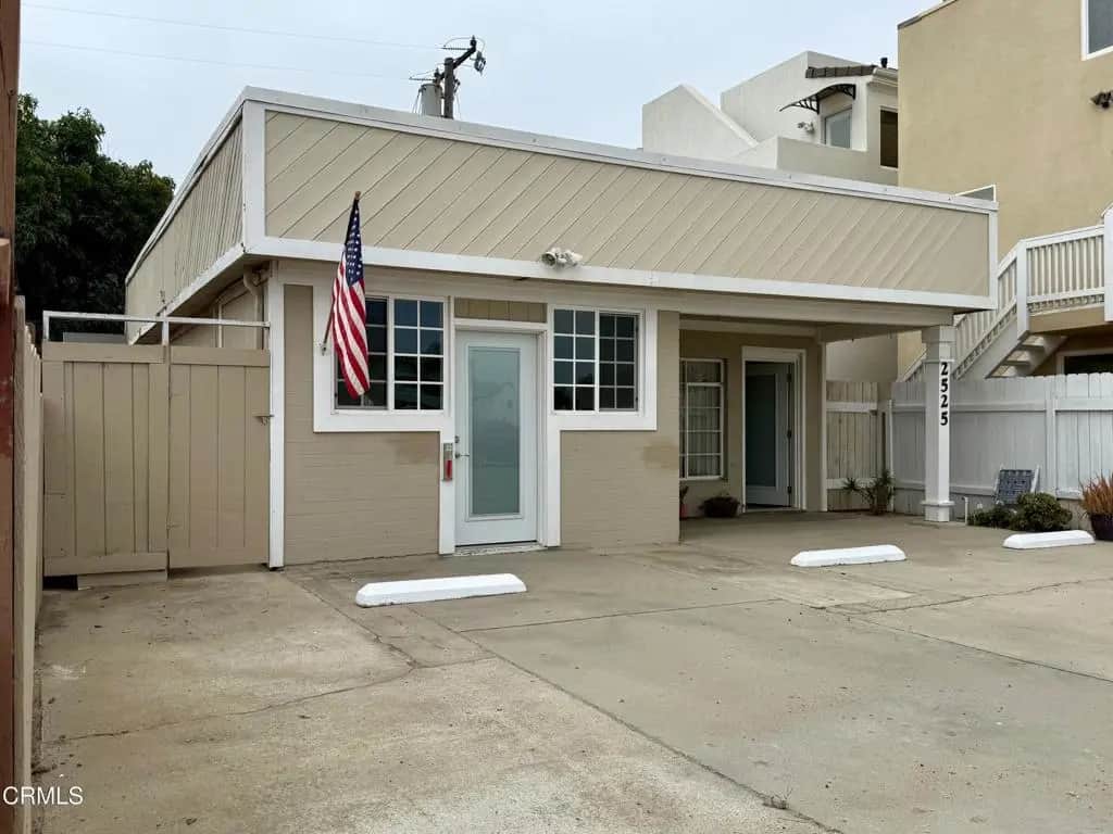 2525 Roosevelt Boulevard, Oxnard, CA — listing photo 1